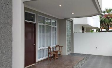 For Rent House in Cluster Gandaria with 24 hour Security