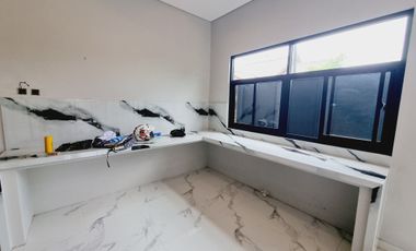 Rumah Baru 2 Lt Design Industrial Ada Private Pool Solo Kota