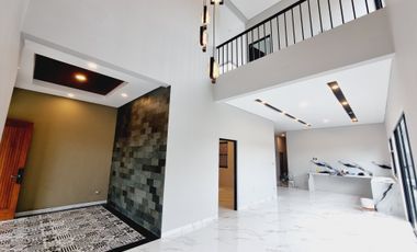 Rumah Baru 2 Lt Design Industrial Ada Private Pool Solo Kota