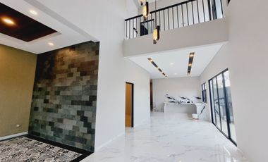 Rumah Baru 2 Lt Design Industrial Ada Private Pool Solo Kota