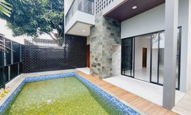 Rumah Baru 2 Lt Design Industrial Ada Private Pool Solo Kota