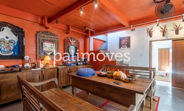 Villa Klasik Baru Dua Lantai dengan Dua Kamar Tidur di Sanur