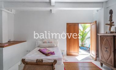 Villa Klasik Baru Dua Lantai dengan Dua Kamar Tidur di Sanur