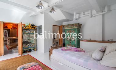 Villa Klasik Baru Dua Lantai dengan Dua Kamar Tidur di Sanur