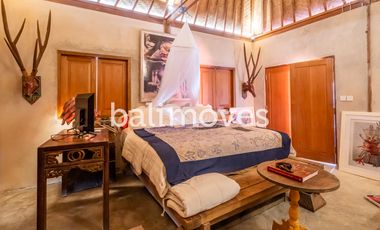 Villa Klasik Baru Dua Lantai dengan Dua Kamar Tidur di Sanur