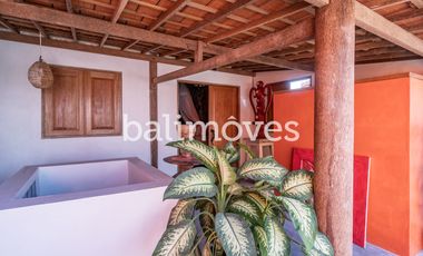 Villa Klasik Baru Dua Lantai dengan Dua Kamar Tidur di Sanur