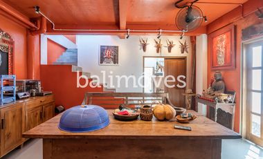 Villa Klasik Baru Dua Lantai dengan Dua Kamar Tidur di Sanur