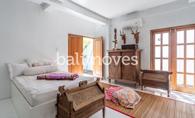 Villa Klasik Baru Dua Lantai dengan Dua Kamar Tidur di Sanur