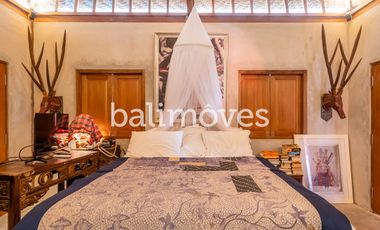 Villa Klasik Baru Dua Lantai dengan Dua Kamar Tidur di Sanur