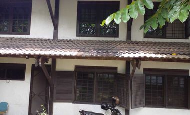 Dijual rumah daerah setra sari , daerah elit di Bandung , sejuk