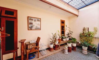 Rumah Mewah 389m² Tepi Jalan Utama Di Banjarsari Solo