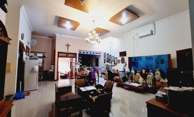 Rumah Mewah 389m² Tepi Jalan Utama Di Banjarsari Solo