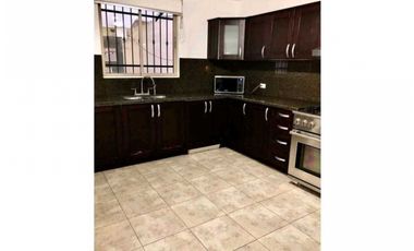VENTA DE CASA EN PH PASEO DORADO PRECIO DE OPORTUNIDAD 318M2 JP