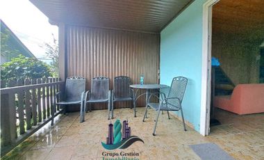 ALQUILO CABAÑA DE 4HAB 3 BAÑOS ALTO.BOQUETE