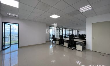 ALQUILER DE OFICINA AMOBLADA EN FINANCIAL PARK, COSTA DEL ESTE (8P)