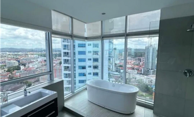 VENDO APARTAMENTO VISTA AL MAR EN AVENIDA BALBOA, PH YACHT CLUB (3)