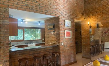 CASA EN VENTA EN CARILO - CALLE PERDIZ Y CEDRO