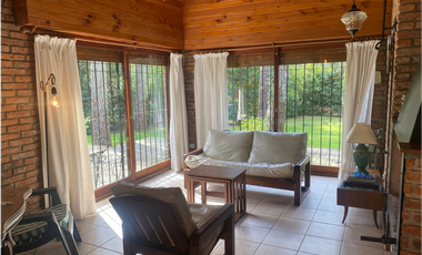 CASA EN VENTA EN CARILO - CALLE PERDIZ Y CEDRO