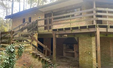 CASA EN VENTA EN CARILO - CALLE PERDIZ Y CEDRO