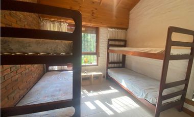 CASA EN VENTA EN CARILO - CALLE PERDIZ Y CEDRO