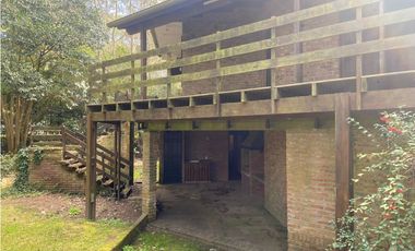 CASA EN VENTA EN CARILO - CALLE PERDIZ Y CEDRO