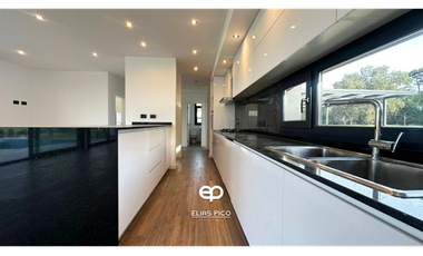 VENTA Casa A ESTRENAR 5 amb con piscina - Barrio Privado Rumencó Joven