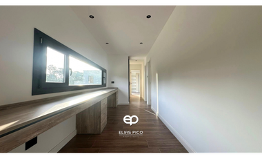 VENTA Casa A ESTRENAR 5 amb con piscina - Barrio Privado Rumencó Joven