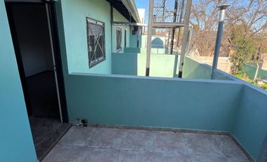 Dúplex en venta c/ cochera en Los Polvorines