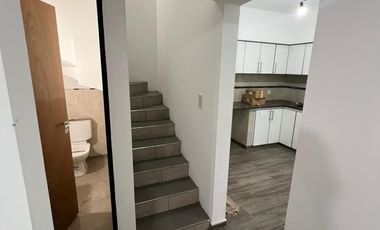 Dúplex en venta c/ cochera en Los Polvorines