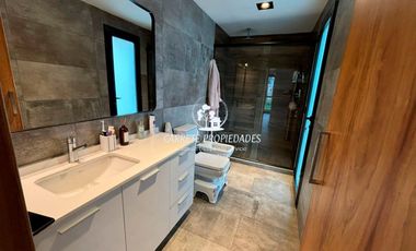 Espectacular Casa en venta, Barrio Santa Elena en Pilar del Este.