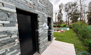 Espectacular Casa en venta, Barrio Santa Elena en Pilar del Este.