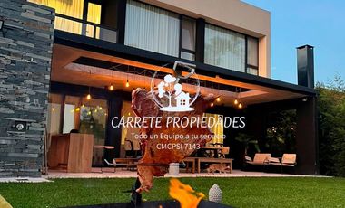 Espectacular Casa en venta, Barrio Santa Elena en Pilar del Este.