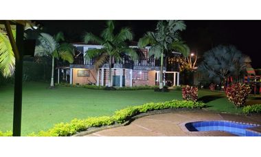 SE VENDE CASA CAMPESTRE VIA PUEBLO TAPAO