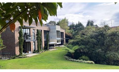 Casa en venta en Envigado, sector El Alto de Las Palmas