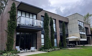 Casa en venta en Envigado, sector El Alto de Las Palmas