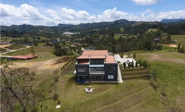 Casa amoblada en venta en El Retiro/ Antioquia