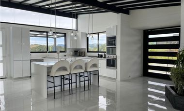 Casa amoblada en venta en El Retiro/ Antioquia