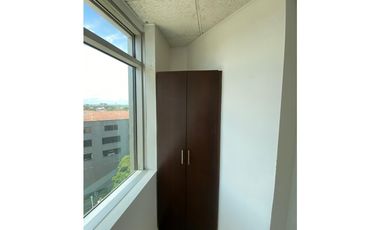 OFICINA COMERCIAL EN ARRIENDO  CENTRO EMPRESARIAL CHIPICHAPE