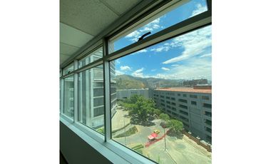 OFICINA COMERCIAL EN ARRIENDO  CENTRO EMPRESARIAL CHIPICHAPE