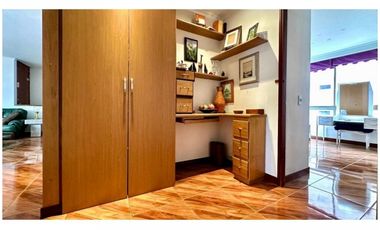 Vendo Apto en Milla de Oro. Vista definida. Sector tranquilo.