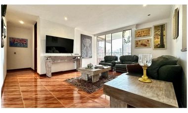 Vendo Apto en Milla de Oro. Vista definida. Sector tranquilo.