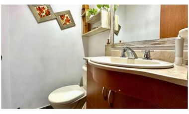 Vendo Apto en Milla de Oro. Vista definida. Sector tranquilo.