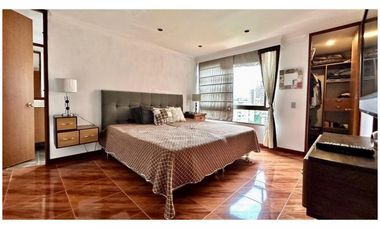 Vendo Apto en Milla de Oro. Vista definida. Sector tranquilo.