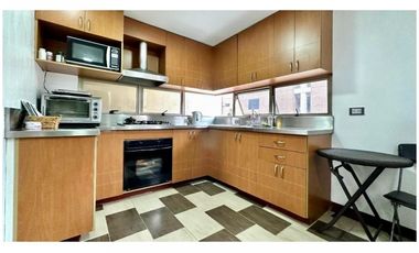 Vendo Apto en Milla de Oro. Vista definida. Sector tranquilo.