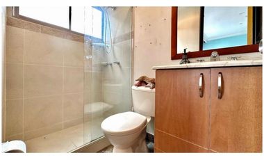 Vendo Apto en Milla de Oro. Vista definida. Sector tranquilo.