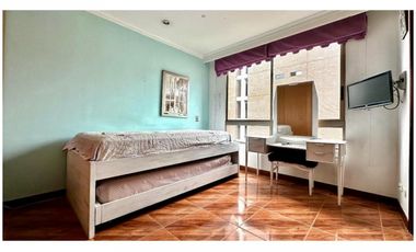 Vendo Apto en Milla de Oro. Vista definida. Sector tranquilo.