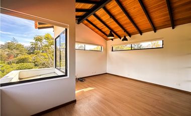 Casa campestre Independiente para la venta llanogrande