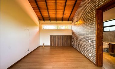 Casa campestre Independiente para la venta llanogrande