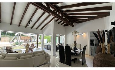 VENDO ESPECTACULAR CASA CAMPESTRE, SECTOR CERRITOS PEREIRA