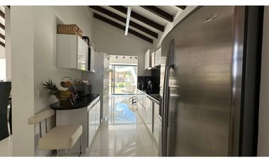 VENDO ESPECTACULAR CASA CAMPESTRE, SECTOR CERRITOS PEREIRA